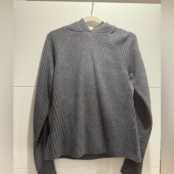 Aether luxury brand gray wool/cashmere sweater with hood and thumb holes - Picture 2 of 8